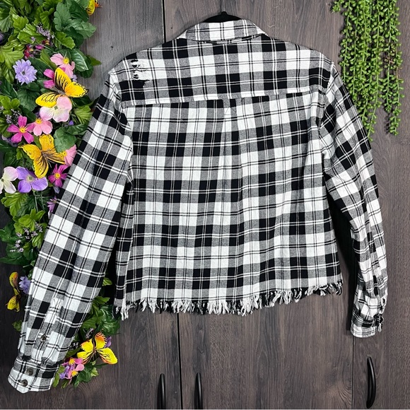 §🌼3/$30🌼Forever 21 Plaid Button Down Distressed Flannel Size Medium - Picture 12 of 16
